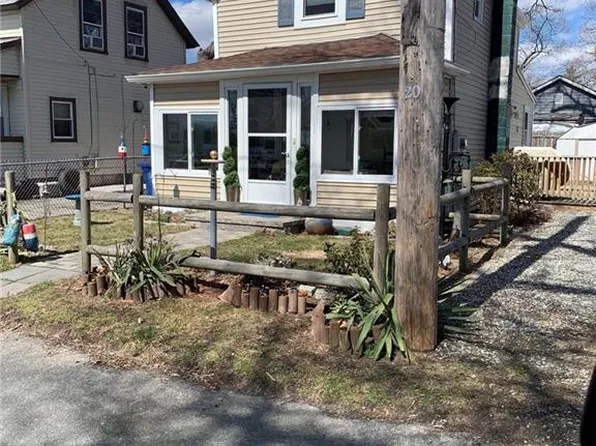 213 Ottawa Ave, Warwick, RI 02889