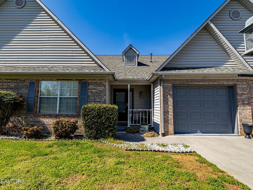 1st image of 325 Pinewood Dr