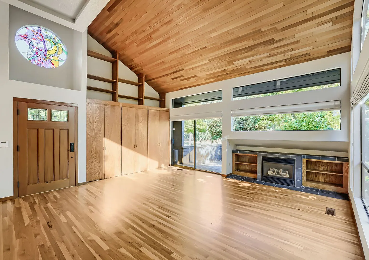 Architecturally Stunning Montlake Home | Vaulted Ceilings | Attached Garage | Steps from the Arbo... — Photo 3