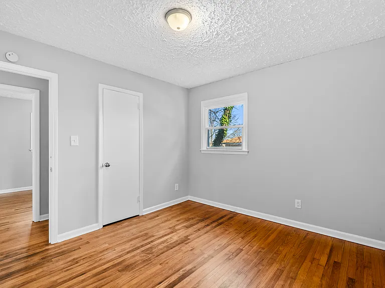 519 W Florida St — Photo 13