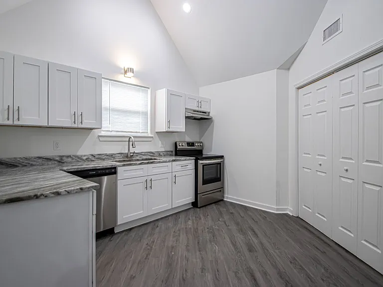 23 Towne Park Court — Photo 12