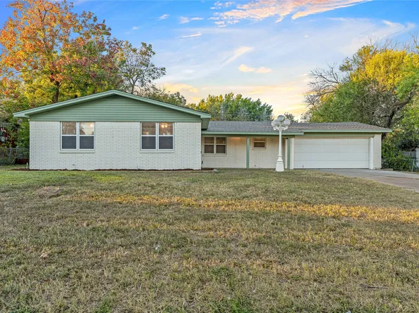 112 E Dawn Dr, Robinson, TX 76706