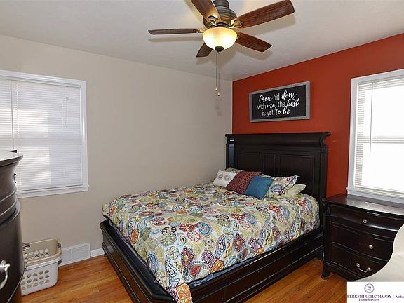 5th image of 6233 S 42nd St