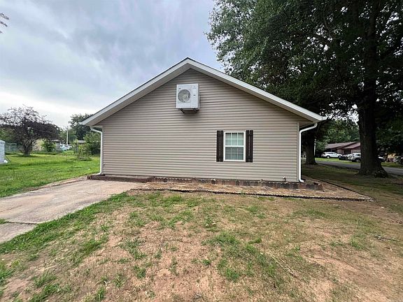 5th image of 839 Huie Ave