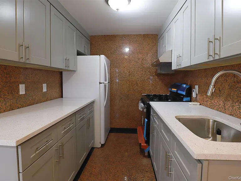 41 Five College Point Blvd #5I — Photo 8