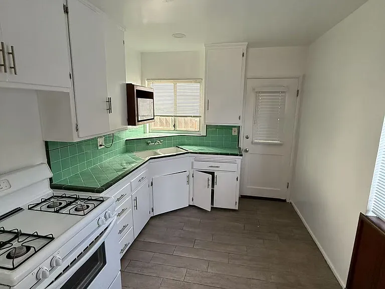 10918 S Main St #Y — Photo 12