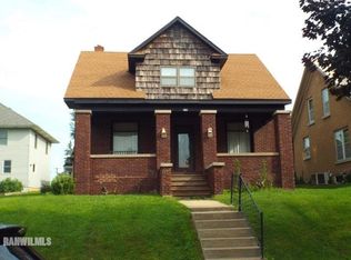 118 W Catlin St, Elizabeth, IL 61028