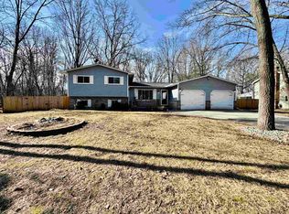 1424 E Oakwood Ter, Midland, MI 48640