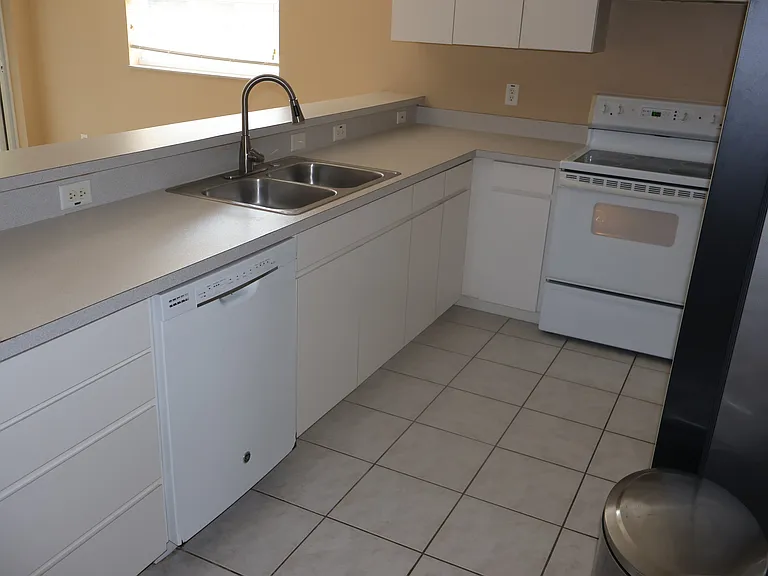 3311 W Marcum St — Photo 4