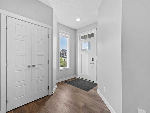 3rd image of 142 SE Sandstone Dr