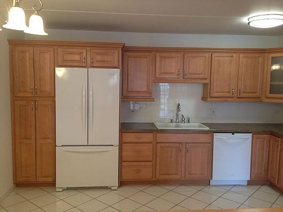3rd image of 5340 N Lowell Ave #410