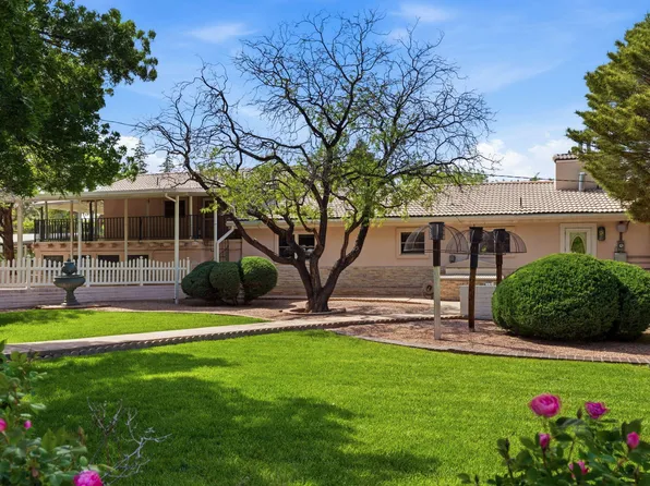 10020 Loretta Dr NW, Albuquerque, NM 87114