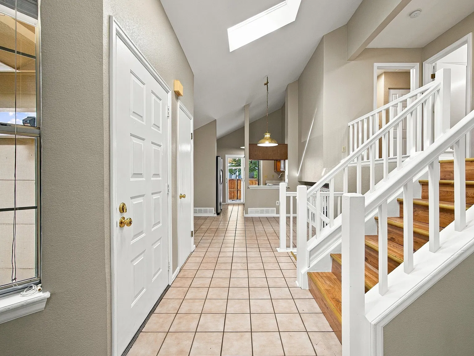 3 bed, 1256 sqft, $2,900 — Photo 4
