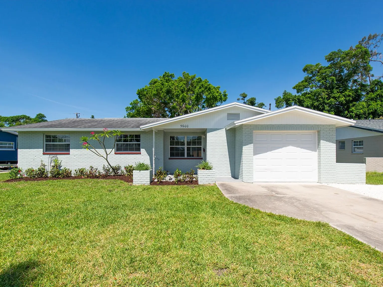 5600 Bayou Grande Boulevard Northeast - 1 — Photo 2