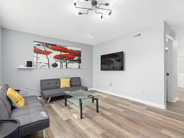 1002 Willow Dr APT 107, Chapel Hill, NC 27514