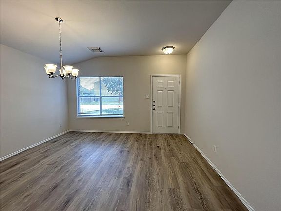 3rd image of 24522 Lakecrest Village Dr