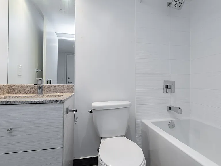 525 Adelaide St W #1111 — Photo 14