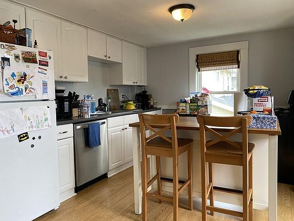 2nd image of 27 Bartlett St #2