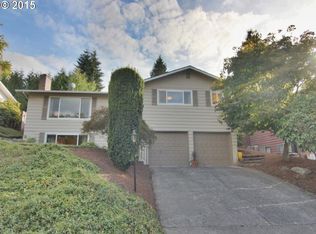 3020 SW Ridge Dr, Portland, OR 97219