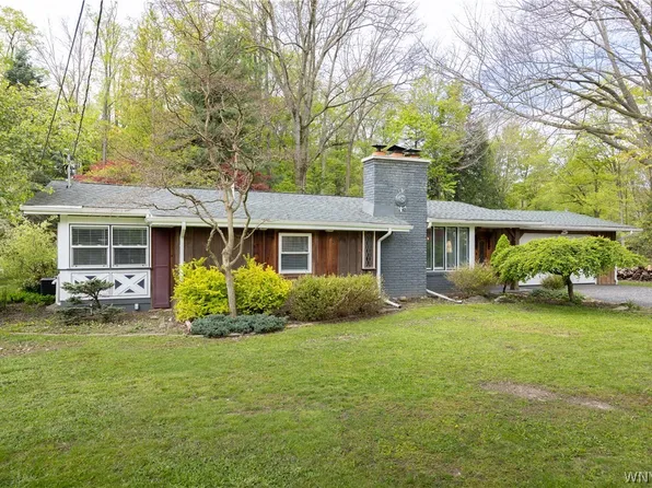 410 Chairfactory Rd, Elma, NY 14059