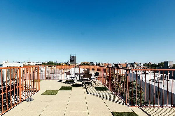 Rented by Space Link Realty | media 2