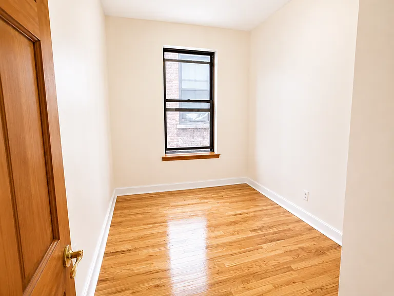122 La Salle St #6 — Photo 9