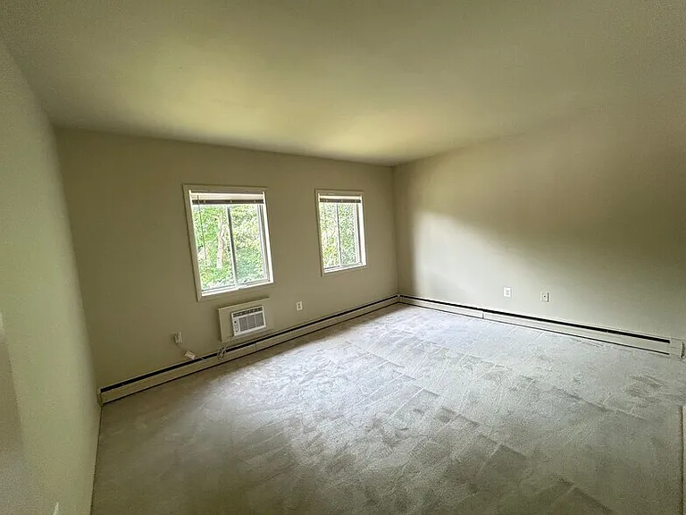 Woodhaven Apartments — Photo 10