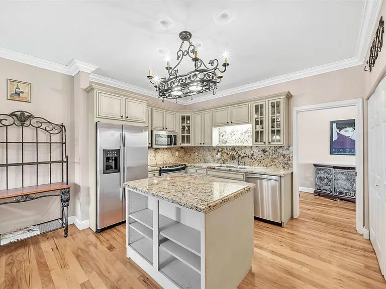 7644 Elmridge Dr — Photo 40