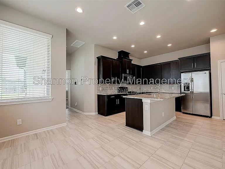 2559 Terrace Point Dr — Photo 9