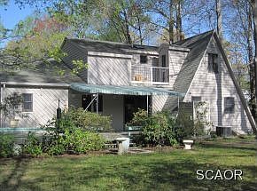 3rd image of 23569 Elmwood Ave W