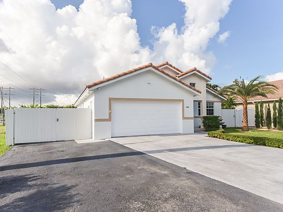 3rd image of 880 NW 136th Pl