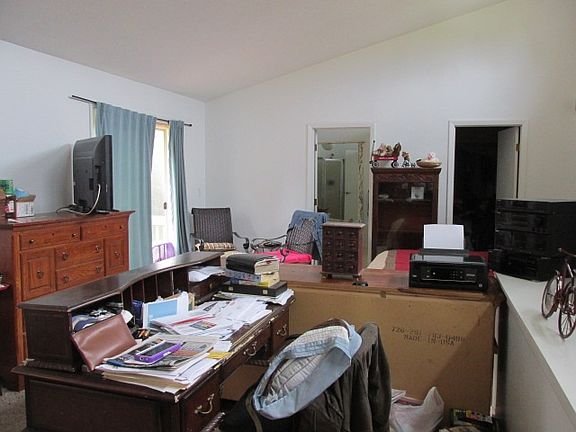 3rd image of 52818 Farmingdale Dr