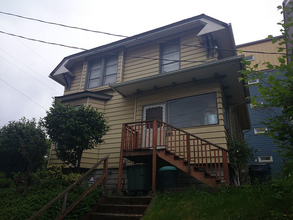 2nd image of 921 E Jefferson St
