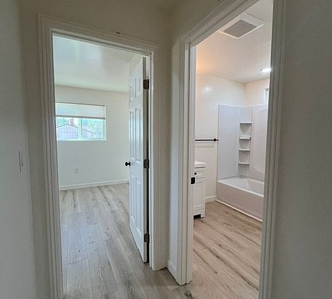 5th image of 9131 San Gabriel Rd