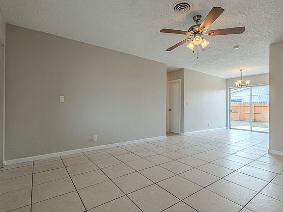 3rd image of 601 SW 14th Court
