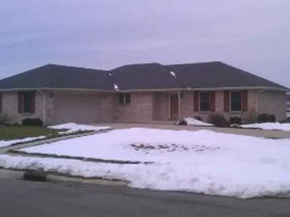 136 Blue Bell Dr, Eaton, OH 45320