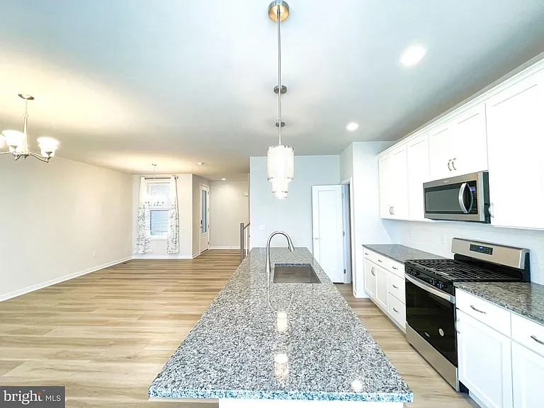 224 Lilac St — Photo 8