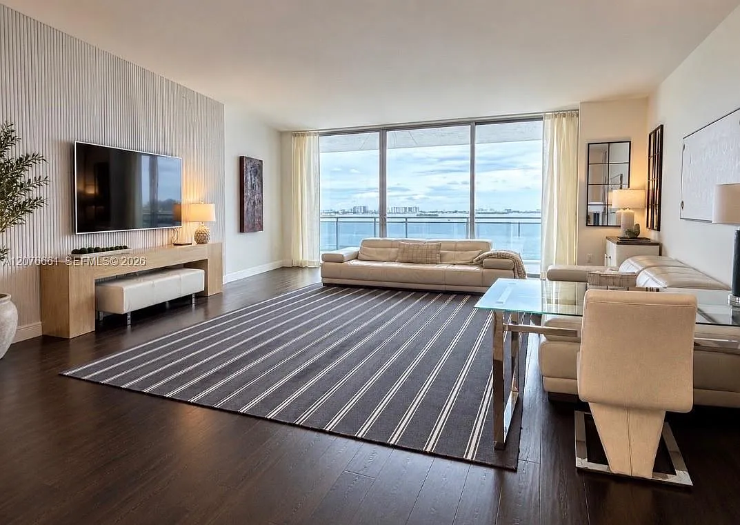 The Lexi Condo — Photo 2