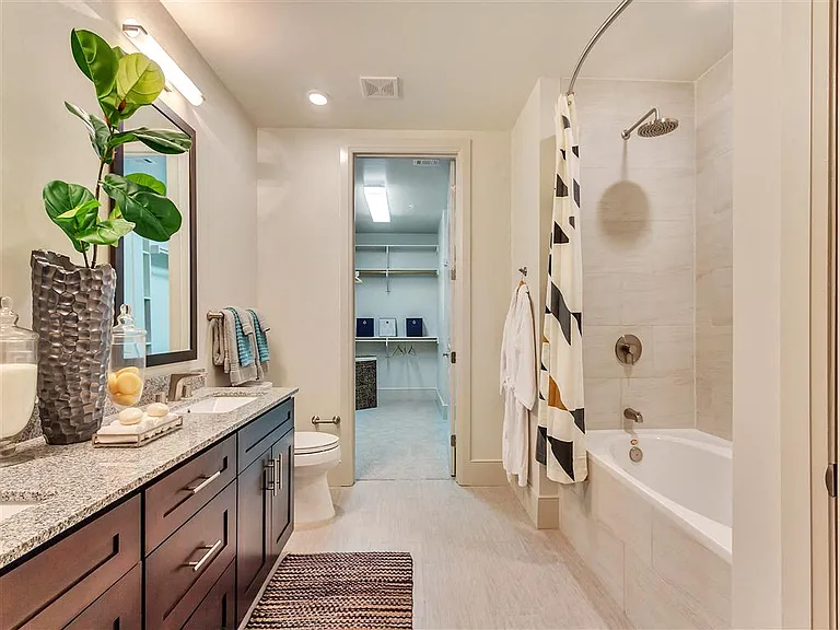 Preston Hollow Village — Photo 20
