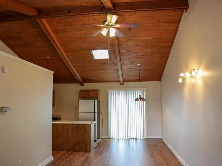 740 Spring Meadows Dr — Photo 5