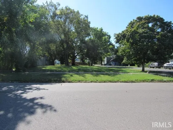 602 E 3rd St, Mount Vernon, IN 47620