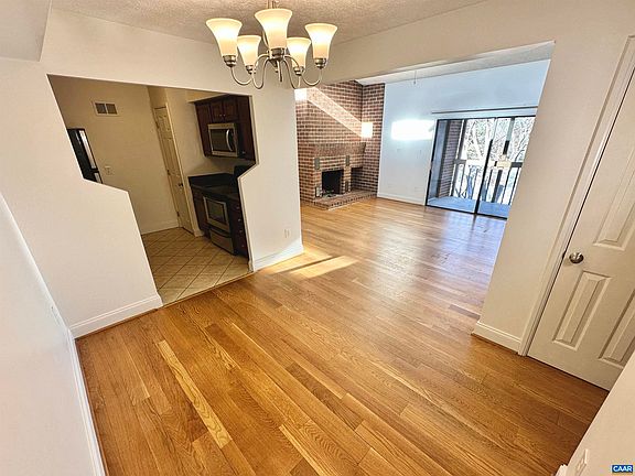 4th image of 104 Turtle Creek Rd APT 9