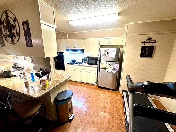 4th image of 9375 Garfield Dr