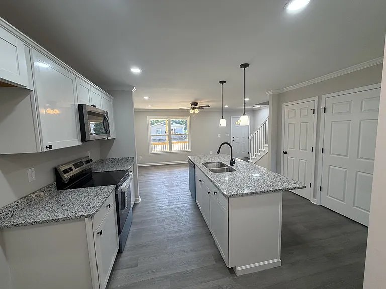 2036 Harrison Ave — Photo 6