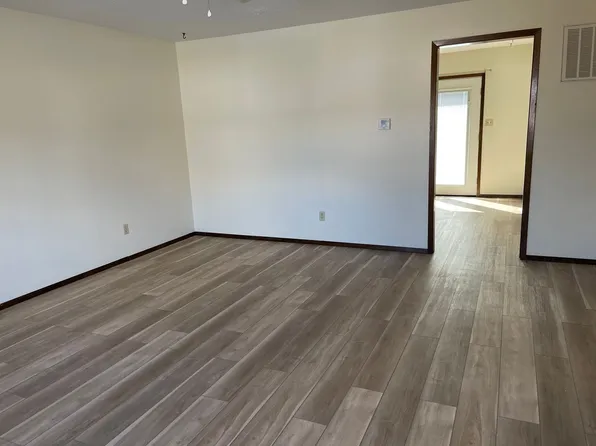 1215 Pine St #A, Lebanon, MO 65536