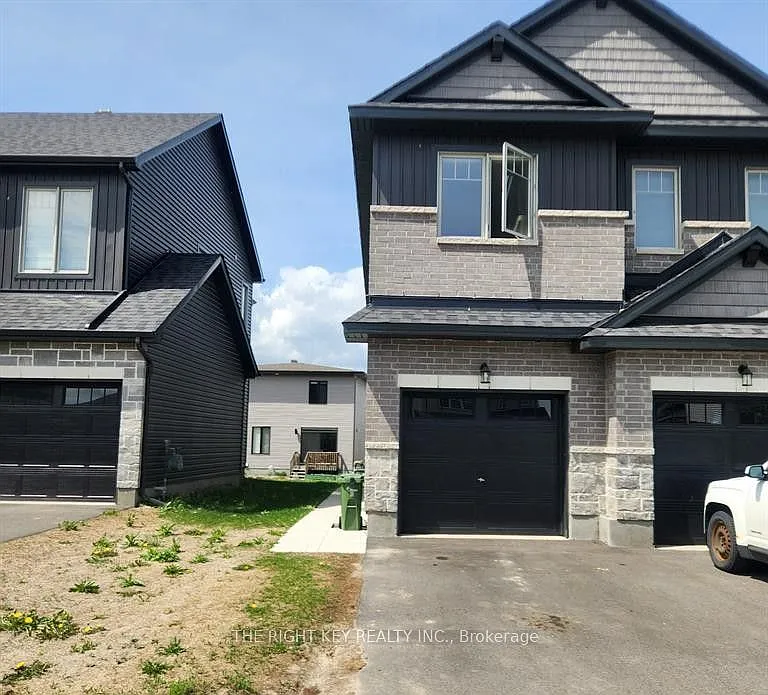 4 bed, $3,200 — Photo 1