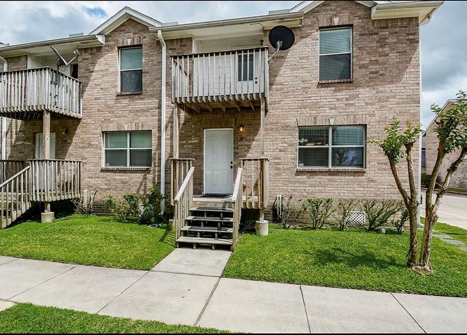 1st image of 11905 Algonquin Dr Unit 14