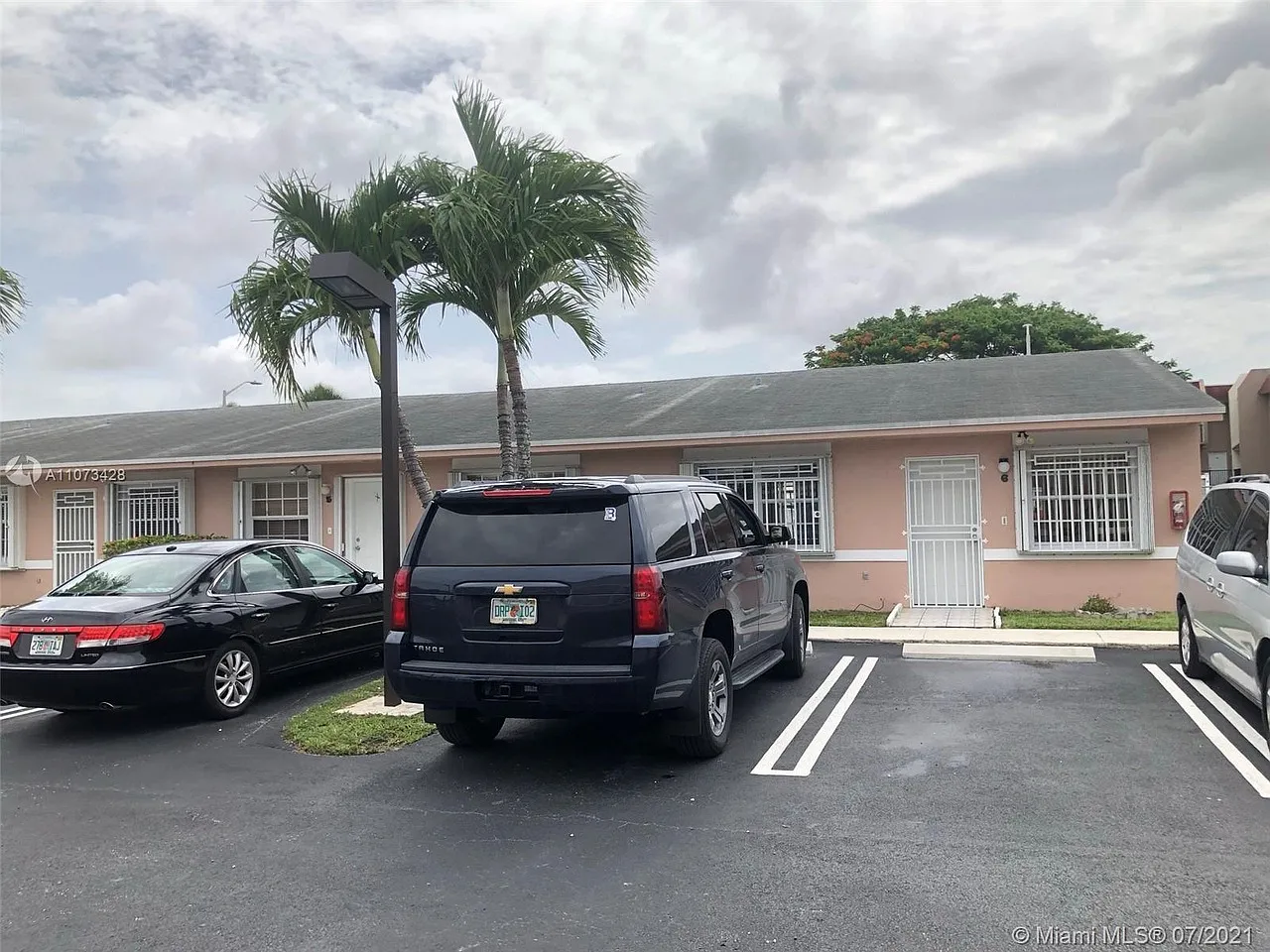 2 bed, 1010 sqft, $2,250 — Photo 1