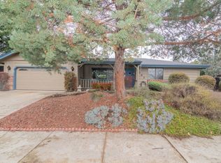 963 NE 11th St, Grants Pass, OR 97526