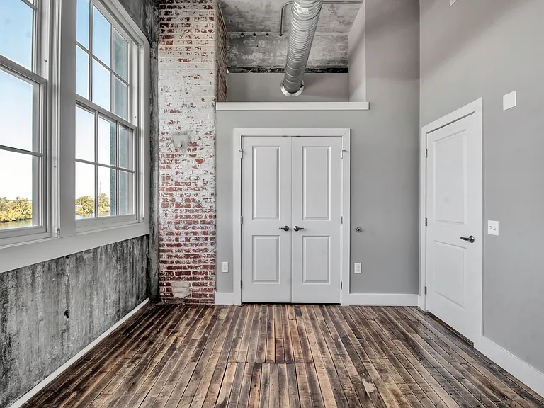 Crescendo Loft Apartments — Photo 37